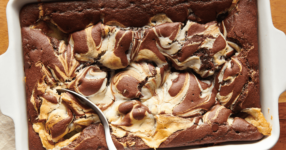 Easy Earthquake Cake: Gooey Chocolate, Coconut & Pecan Perfection